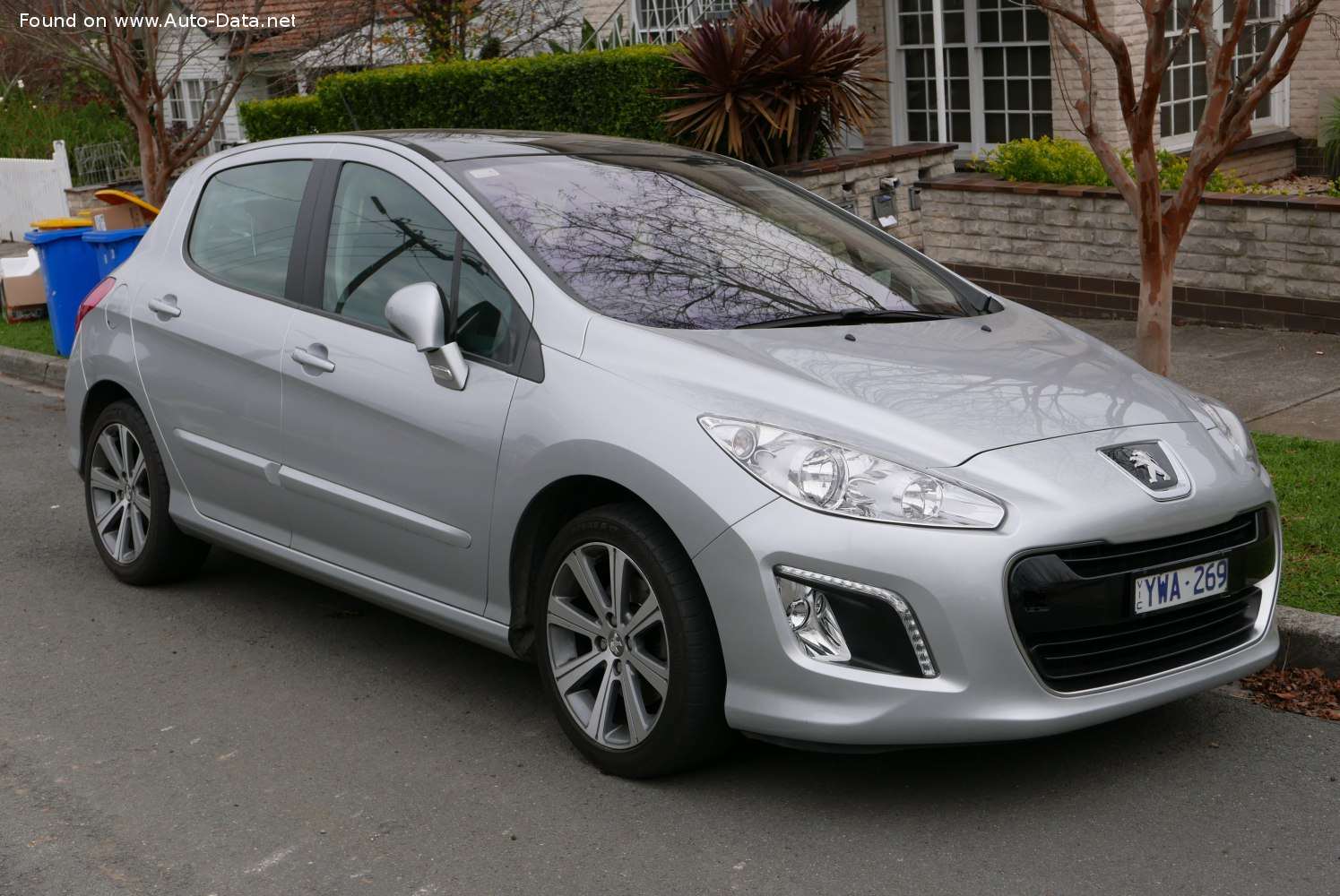 Peugeot 308  2011 - voorkant