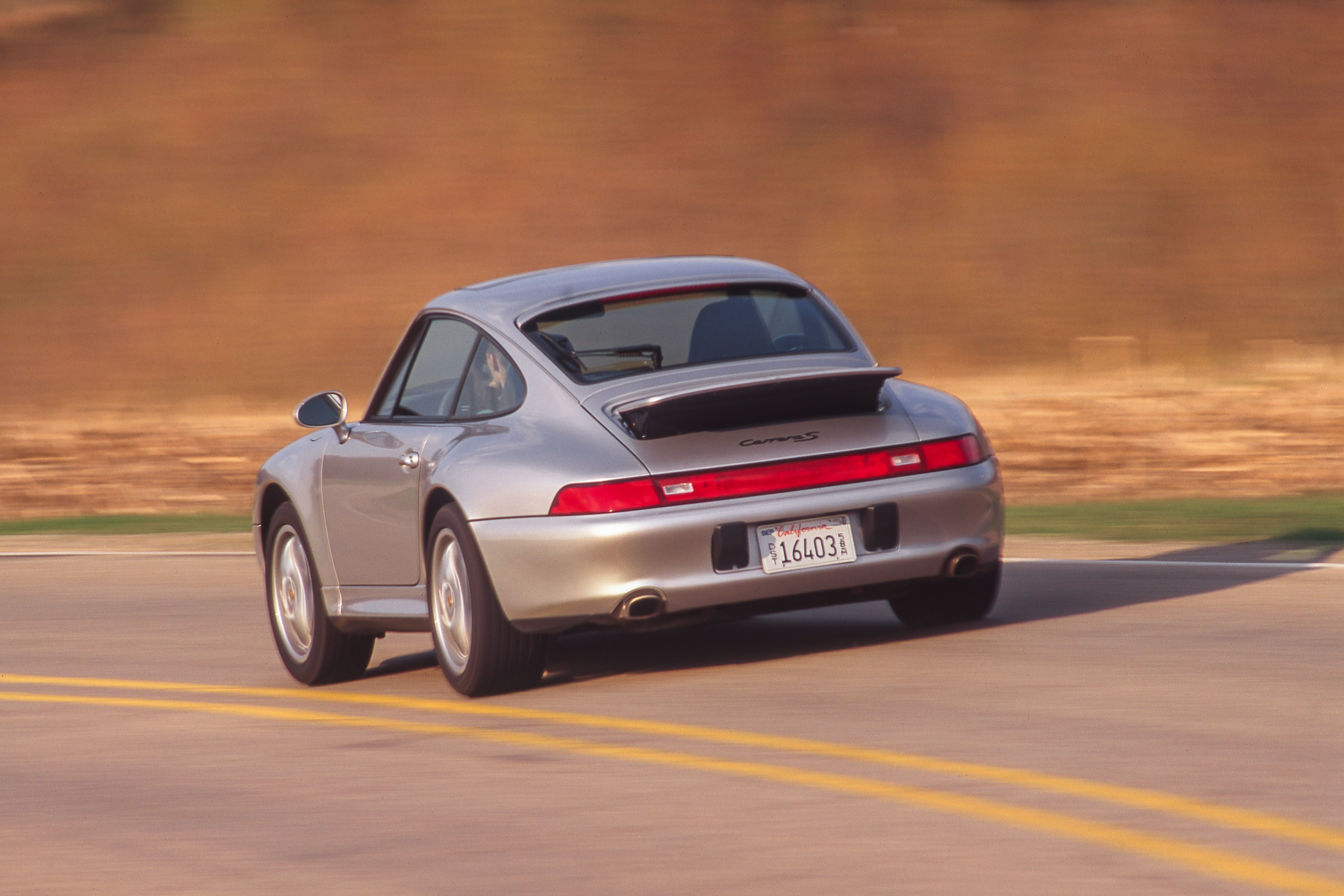 Foto van PORSCHE 911 CARRERA 2