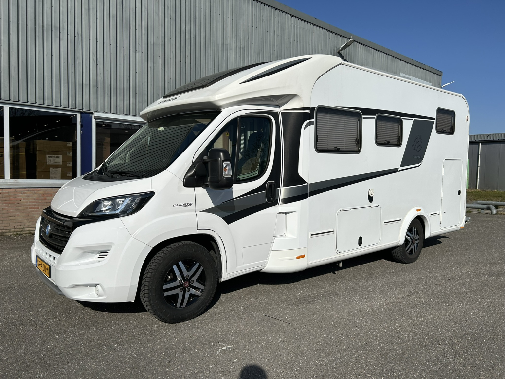 Foto van KNAUS R22